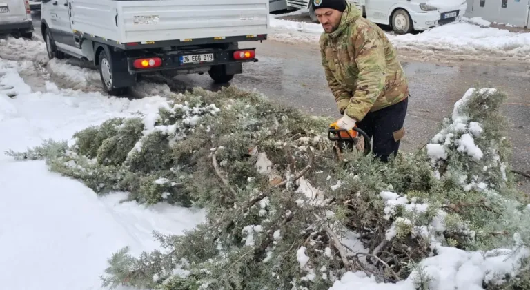 Malatya'da karla mücadele sürüyor