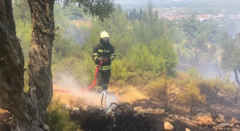 Manisa Büyükşehir Belediyesi Yangınlara Anında Müdahale Ederek Kontrol Altına Aldı