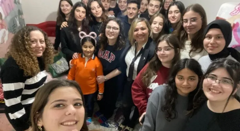 Manisa Hasan Türek Anadolu Lisesi Öğrencileri, Meyli İnalkaç'a Hayallerini Gerçekleştirerek Sosyal Yardımlaşma Duygusunu Arttırdılar