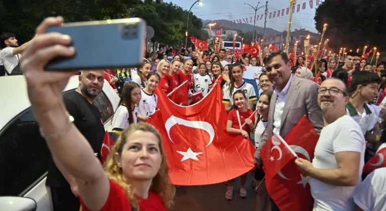 Manisa’da 19 Mayıs Fener Alayı ile kutlandı