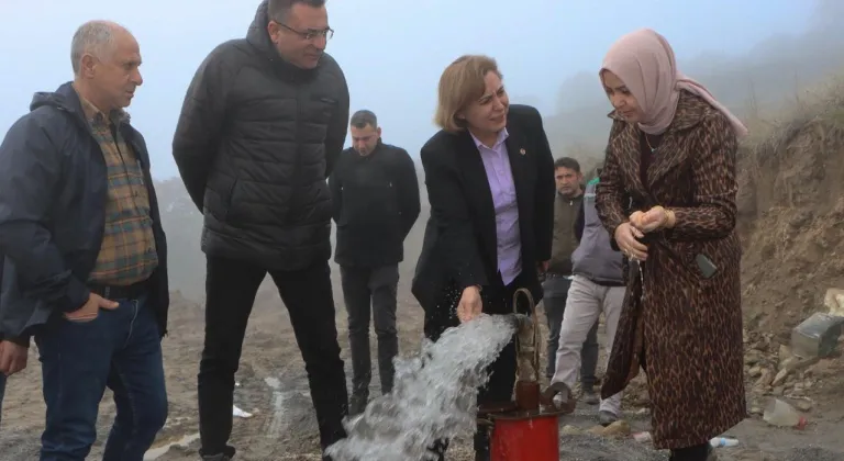 Manisa'da Emre Mahallesi'nde Sondaj Kuyusu Açılarak Su Sorunu Çözüldü