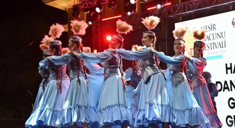 Manisa'da Festival Coşkusuna Halk Danslarıyla Renk Katan Etkinlik