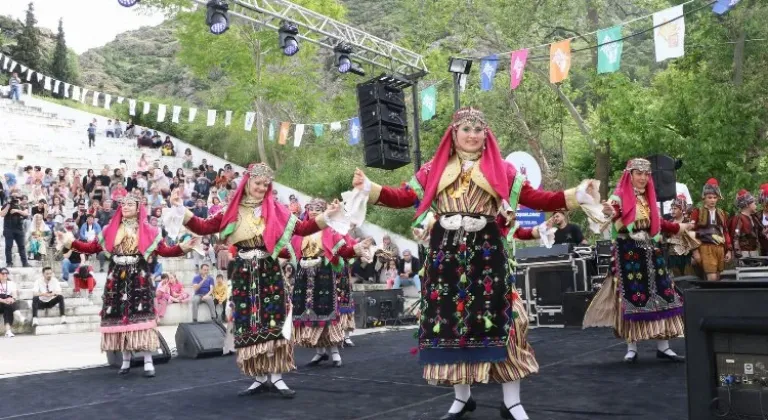 Manisa’da Mesir Festivali’nde Renkli Gösteriler ve Eğlenceli Etkinlikler