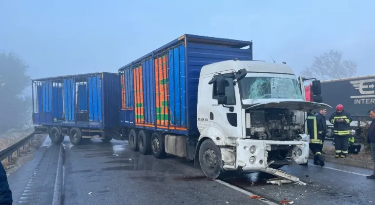 Manisa'da yağış ve sis kazaları beraberinde getirdi! Sürücüler uyarıldı!