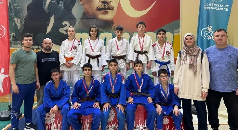 Manisalı Judo Sporcularından Çarpıcı Başarı: Ordu Yarışında!