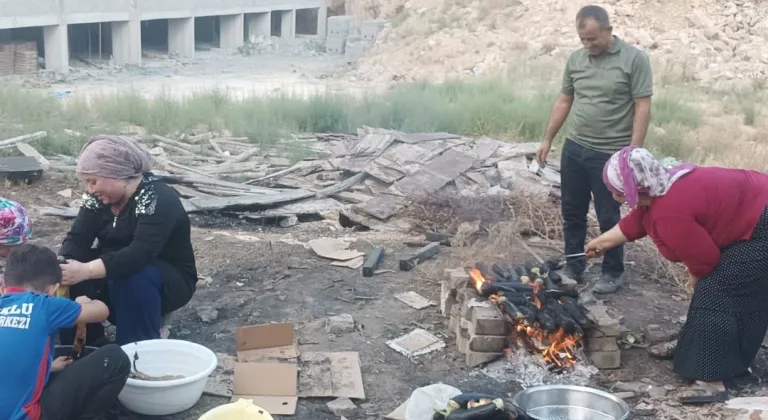 Mardin'de Babaganuç Lezzeti için Yaz Sıcağında Mesai Başladı