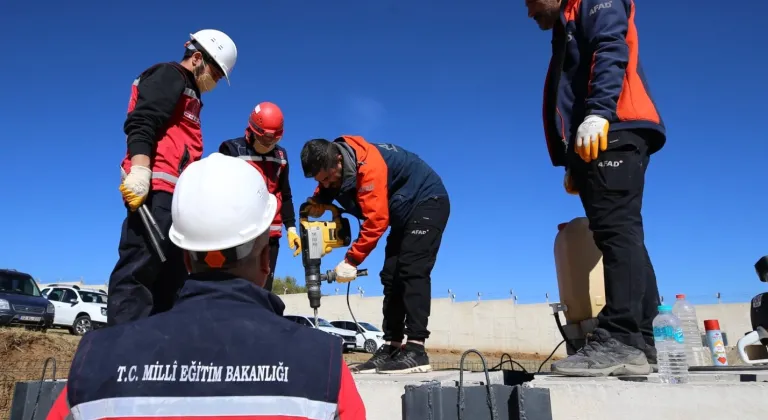 MEB AKUB'ta Gönüllülerin Sayısı 10 Bini Aştı