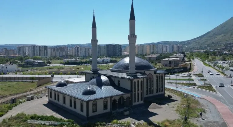 Melikgazi Belediyesi Ali Erkara Camii için son hazırlıkları tamamlıyor