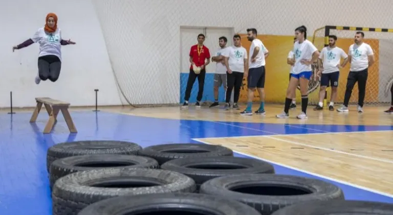 Mersin Büyükşehir Belediyesi Gençler İçin Ücretsiz Fiziki Yeterlilik Kursları Düzenliyor