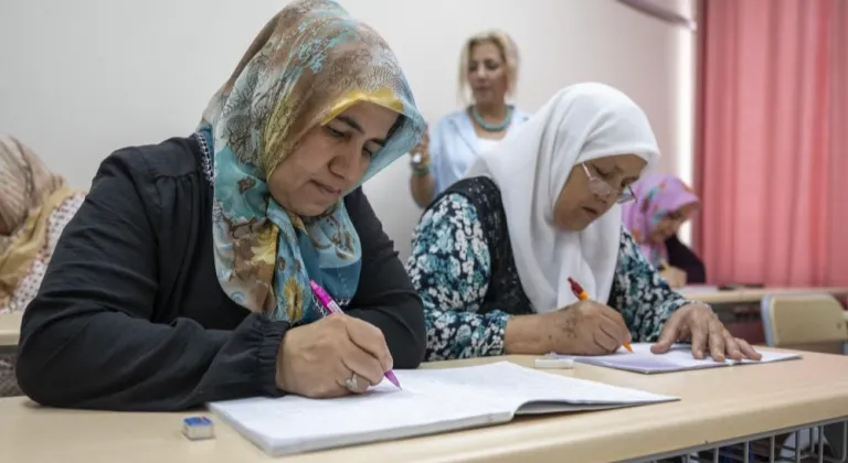 Mersin’de Kadınlar İçin Okuma Yazma Kursları: Bağımsızlık ve Mutluluk