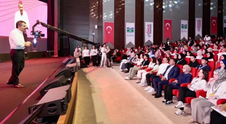 Milli Eğitim Bakanı Yusuf Tekin, Gençlerle Tercih Destek Programı'nda Buluştu