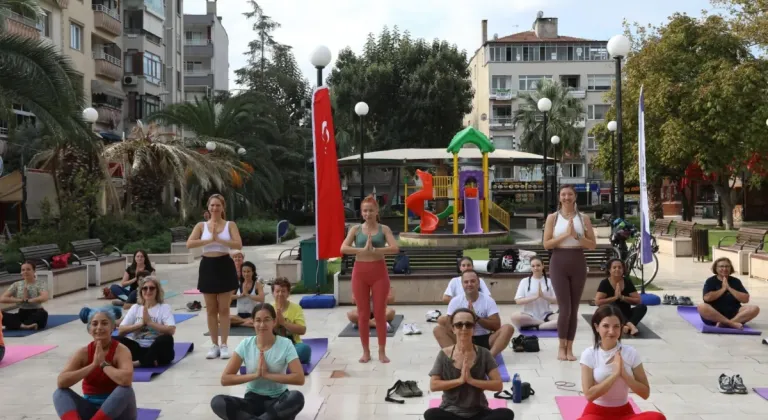 Mudanya Güzelyalı'da yoga ile güne başlandı