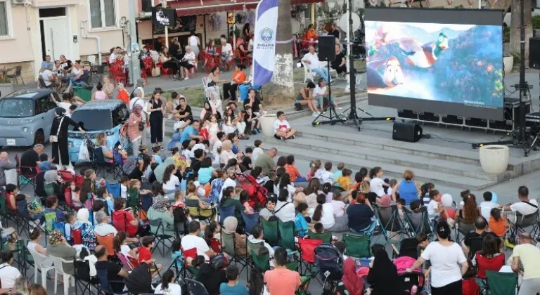 Mudanyalı Minikler Eğlenceli Bir Sinema Etkinliğinde Buluştu