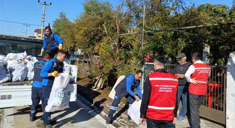 Muğla Büyükşehir'den 19 Bin Çuval Yakacak Desteği!