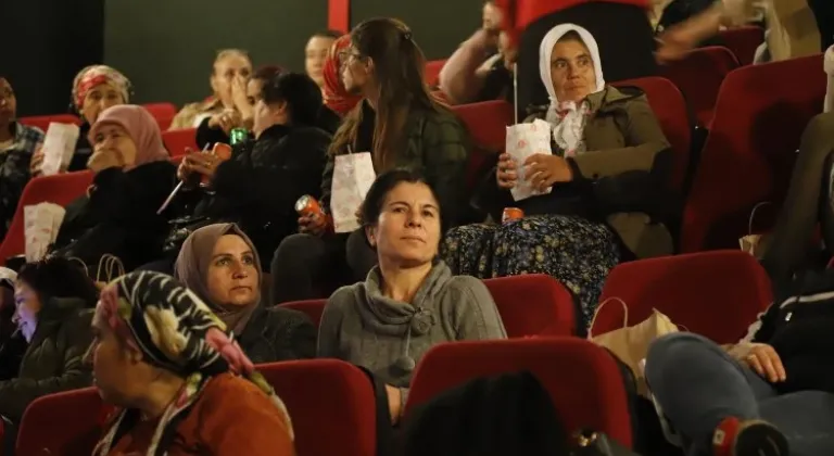 Muğla'da Kadınlar İçin Sinema Keyfi! Muğla Büyükşehir Belediyesi 8 Mart Etkinlikleri