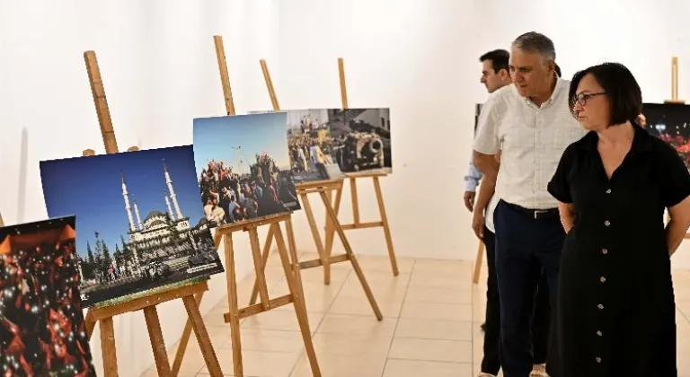 Muratpaşa Belediyesi'nde 15 Temmuz Fotoğraf Sergisi Ziyaretçileri Büyüledi