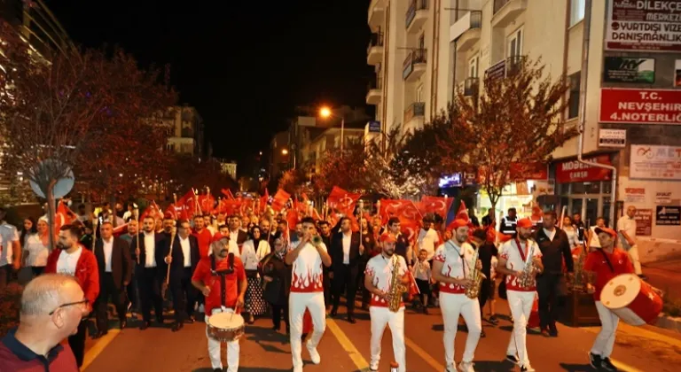 Nevşehir'de 30 Ağustos için renkli 'Fener Alayı'