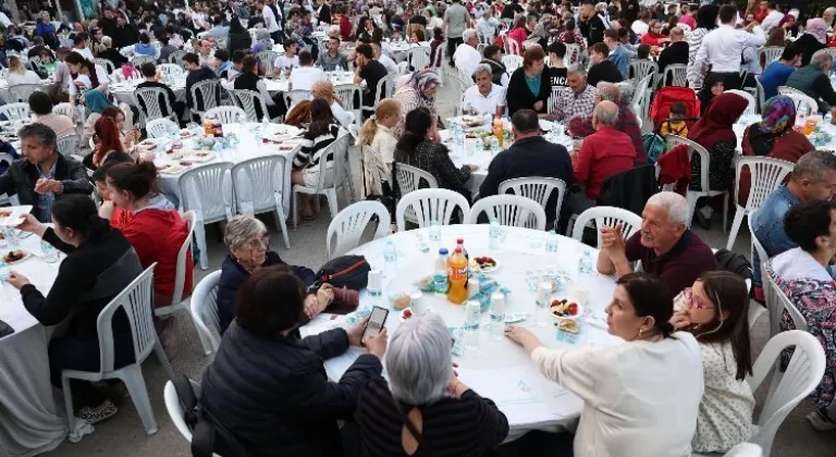 Nilüfer Belediyesi, Özlüce Mahallesi'nde 5 Bin Kişi ile Buluştu