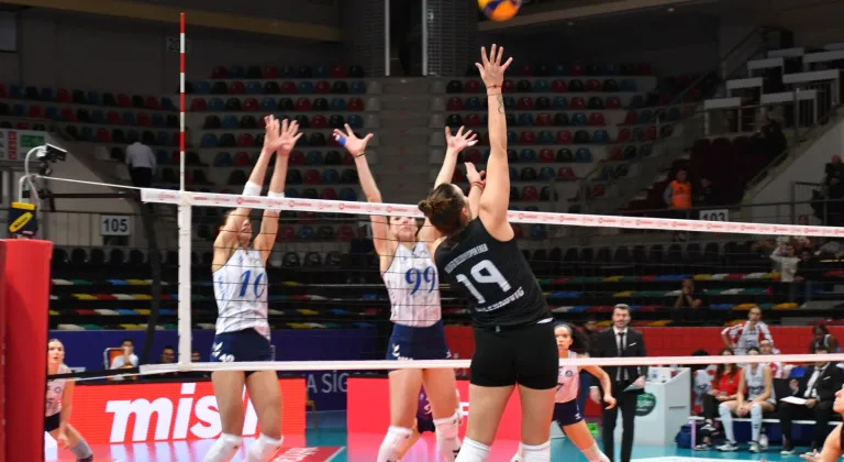 Nilüfer Belediyespor Kadın Voleybol Takımı, Keçiören Belediyesi'ni Deplasmanda Yendi