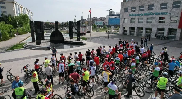 Nilüfer'de bisiklet tutkunları 19 Mayıs için pedalladı