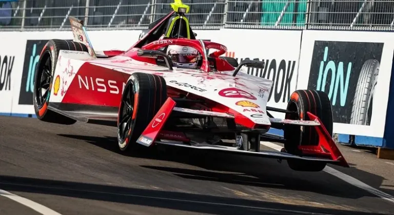 Nissan Formula E Takımı Tokyo E-Prix'te Pol Pozisyonunu Alarak Podyumda İkinci Olarak Başarılı Bir Performans Sergiledi