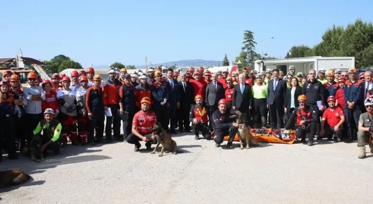 Osmangazi Belediyesi Arama Kurtarma Ekibinden nefes kesen tatbikat