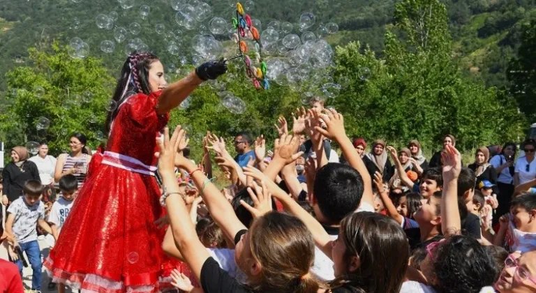 Osmangazi Köyünde Şenlik Kutlaması Seferiışıklar Mahallesi'ni Coşturdu