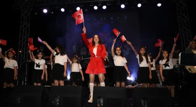 Osmangazi'de 23 Nisan Kutlamaları: Melis Fis Konseri ile Bayram Coşkusu
