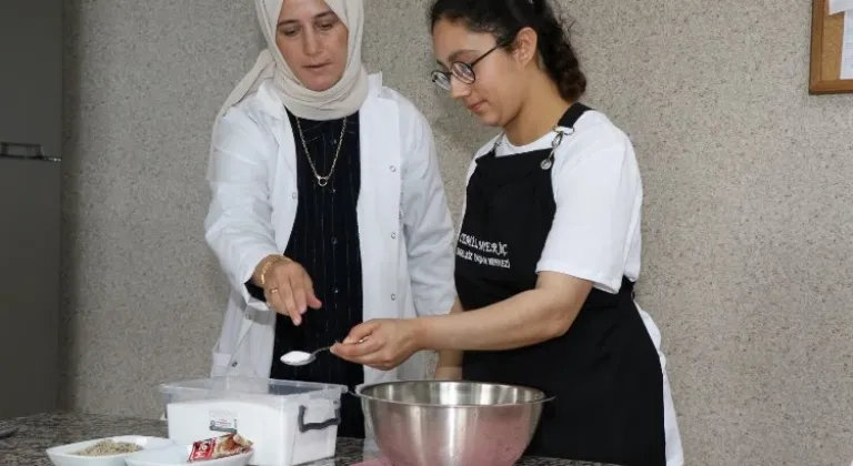 Özel Gereksinimli Esmanur'un Hayali Gerçek Oldu: Büyükşehir İş Hayatına Adım Attı