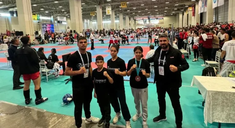 Pazaryerili kick boksçular Kick Boks Dünya kupasında 3. oldu