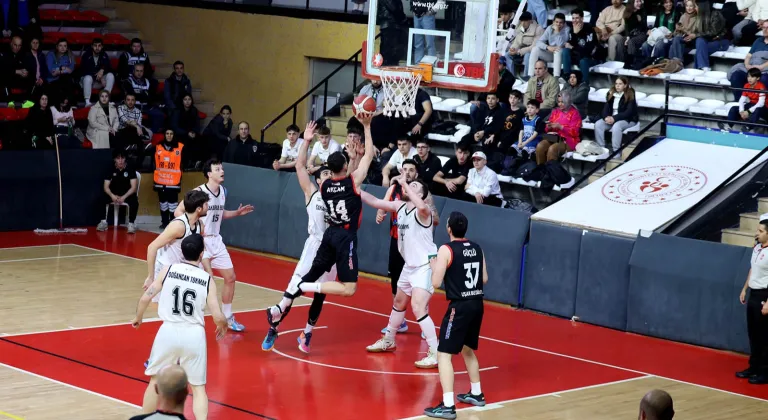 Play-Off Serisinde Durum Eşitlendi - Sakarya Büyükşehir Basketbol, Uşak Basketbol'a Mağlup Oldu