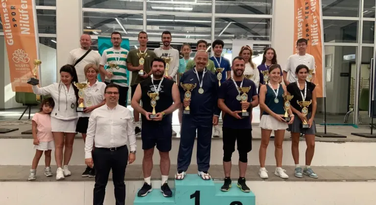 Raket Sporları Turnuvası’nda kazananlar ödüllerine kavuştu