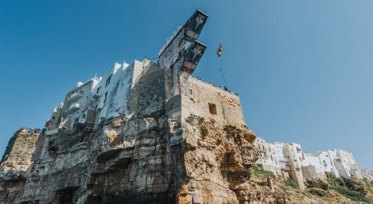 Red Bull Cliff Diving Dünya Serisi İtalya Etabı Zaferle Sonuçlandı