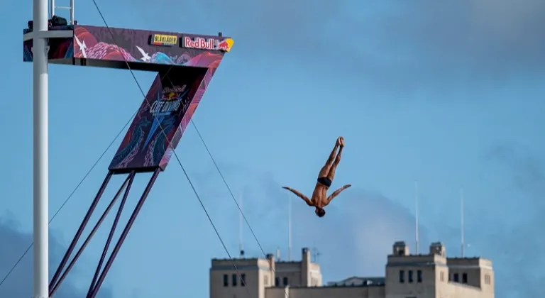 Red Bull Cliff Diving Norveç'te Heyecan Verici Zaferler ile Sonuçlandı