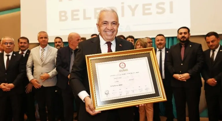 Şadi Özdemir Nilüfer Belediye Başkanlığı için Mazbatasını Aldı