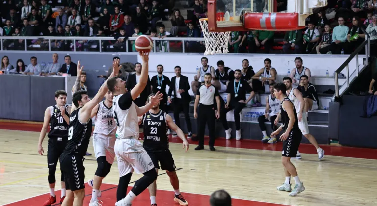 Sakarya Büyükşehir Basketbol Takımı, Konya Gelişim'i Farklı Yendi ve Galibiyet Sayısını 5'e Çıkardı