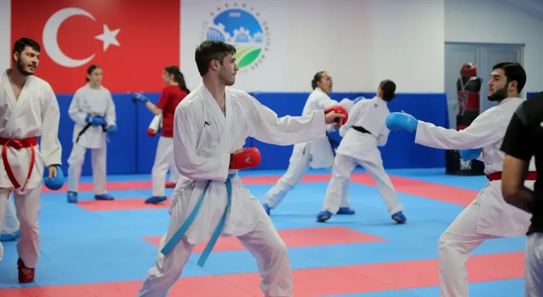 Sakarya Büyükşehir Belediyesi Karate Takımı Türkiye Karate Şampiyonası'na Hazır