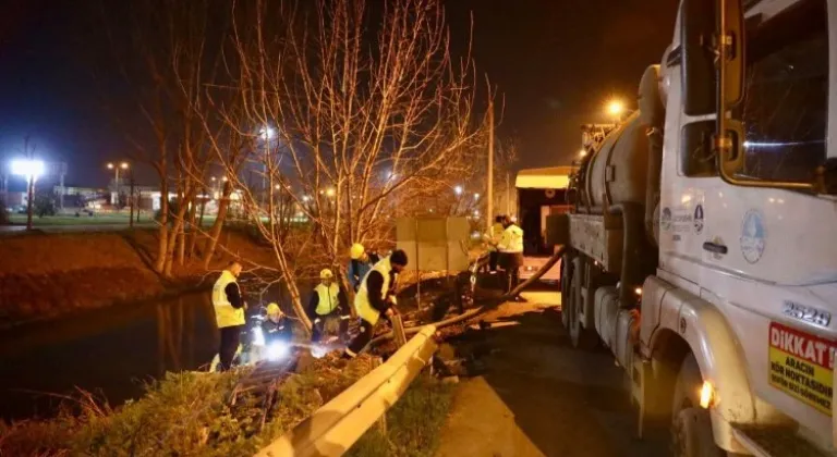 Sakarya Büyükşehir Belediyesi, Su Sorunlarını Gece Boyunca Çözüme Kavuşturdu