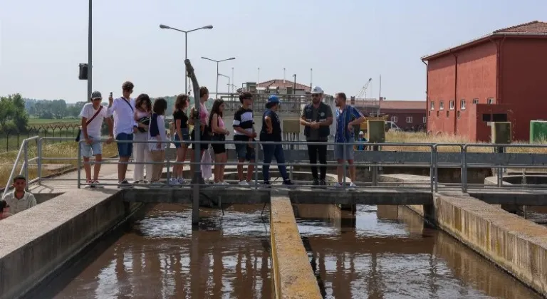 Sakarya Büyükşehir Belediyesi'nden Yabancı Öğrencilere Çevre Eğitimi: Karasu Atık Su Arıtma Tesisi Yakından İncelendi