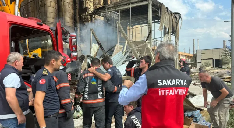 Sakarya makarna fabrikasında patlama! Yangın kontrol altında