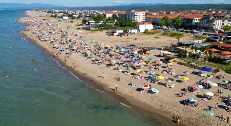 Sakarya Sahillerindeki Hayat Nöbetçileri 24 Kişiye 'Nefes' Aldı