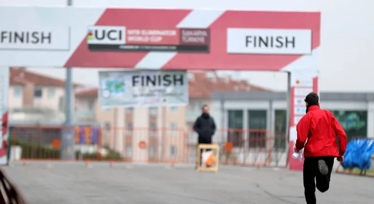 Sakarya'da Ayçiçek Bisiklet Vadisi'nde Nefes Kesen Spor Şöleni