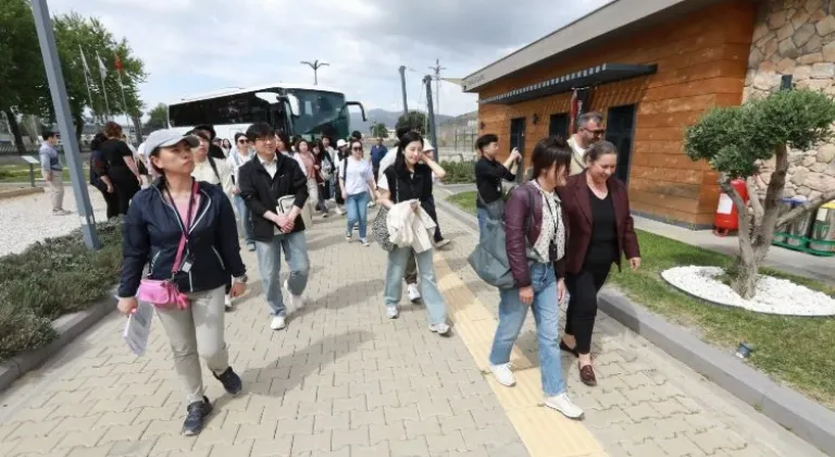 Sancheong-Gun Teknik Heyeti Efes Tarlası Yaşam Köyü'nde Tarımsal Projeleri İnceledi