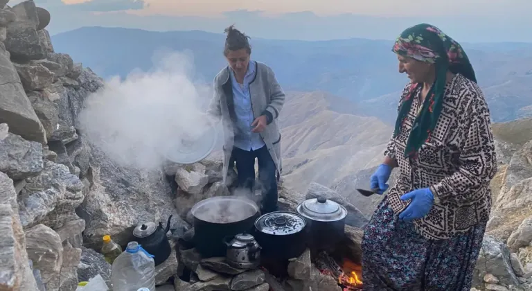 Sason’lu Ermeniler Mereto Zirvesinde Adaklarını Sunarak Dualarla Vartavar Bayramını Kutladılar