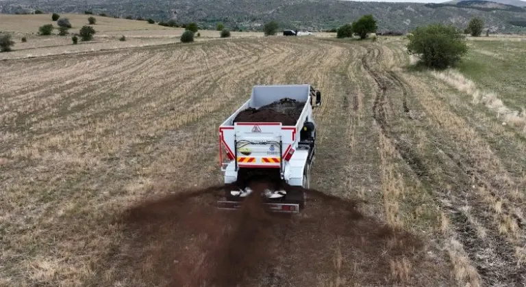 Selçuklu Belediyesi, Kamyon Üzeri Gübre Dağıtımı İle Tarım Verimliliğini Artırıyor