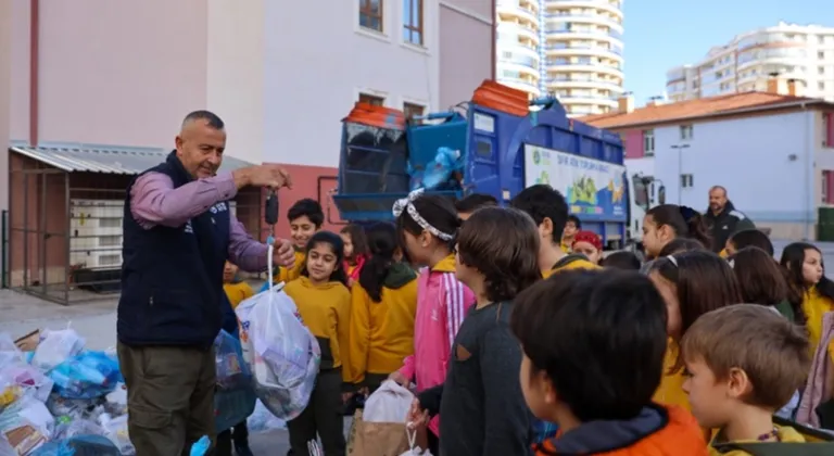 Selçuklu Belediyesi tarafından düzenlenen okullar arası sıfır atık yarışması devam ediyor