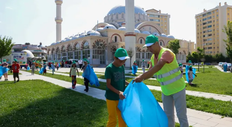 Selçuklu Merkez Camii Yaz Kuran Kursu Öğrencilerinden Şeyh Şamil Mahallesi’nde Çevre Temizliği Etkinliği