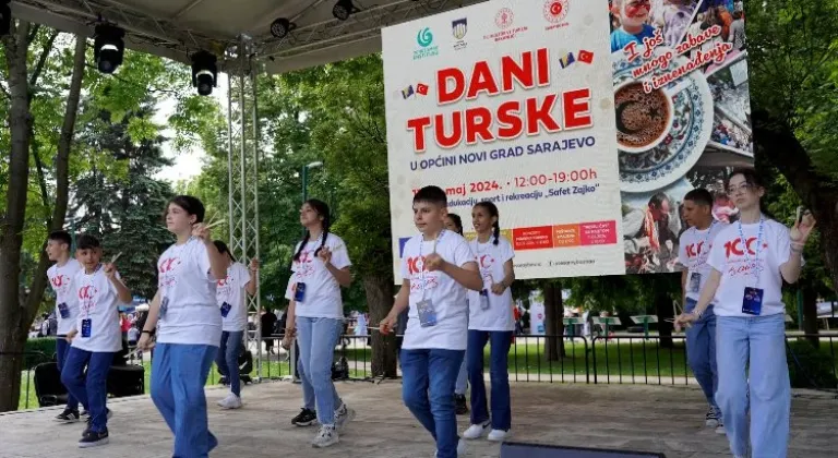 Selçuklu , Saraybosna ve Zenica’da çocukların yüzünü güldürdü