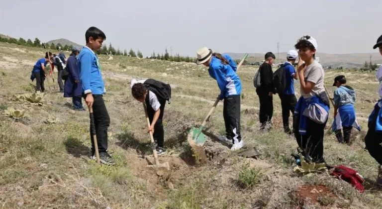 Selçuklu’da fidanlar toprakla buluştu