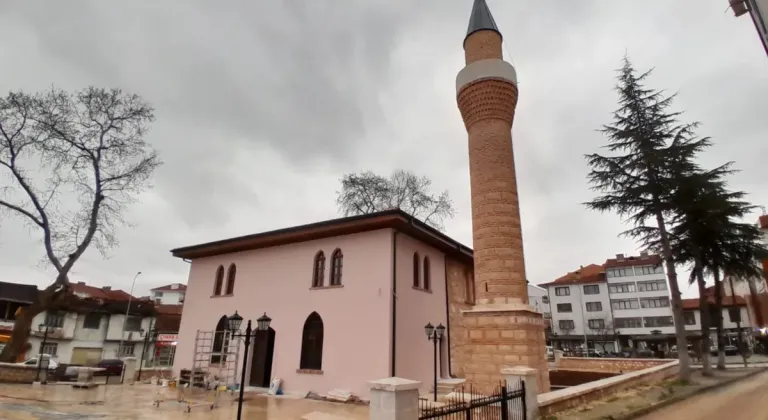 Tarihi Camiler Yeniden Ibaretlerine Açılıyor!